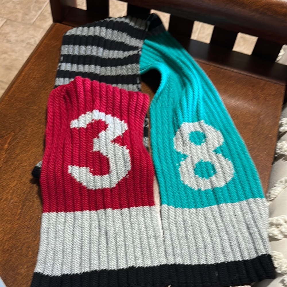 NWOT Souris Mini Multicoloured Knitted Winter Scarf with Bold Numbers